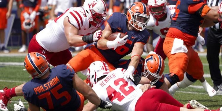 Illinois fends off Nebraska in 30-22 season-opening win | News, Sports, Jobs