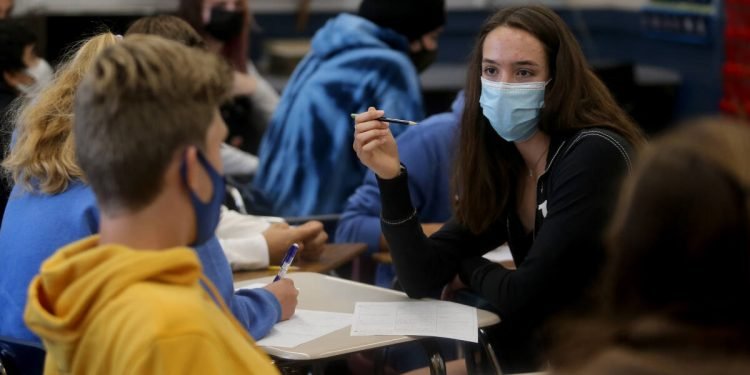 Amid surge in COVID-19 cases, Bay Area health officers affirm in-person school instruction