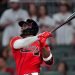 Soler’s Homer, Pederson’s Catch Lift Braves Over Giants 6-5 | Sports News