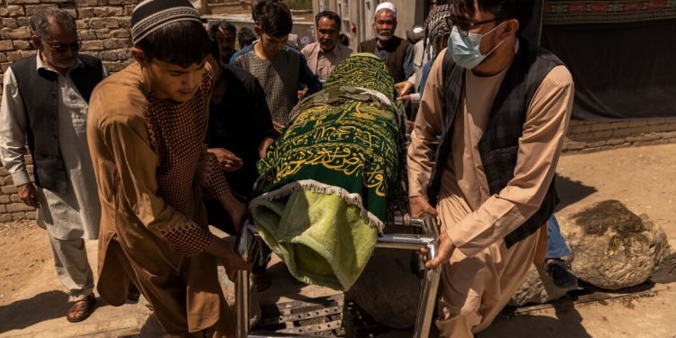 While U.S. Troops Searched Afghans in Kabul, a Bomber Moved In