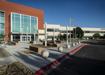 NM health care system moves to $15/hour minimum wage