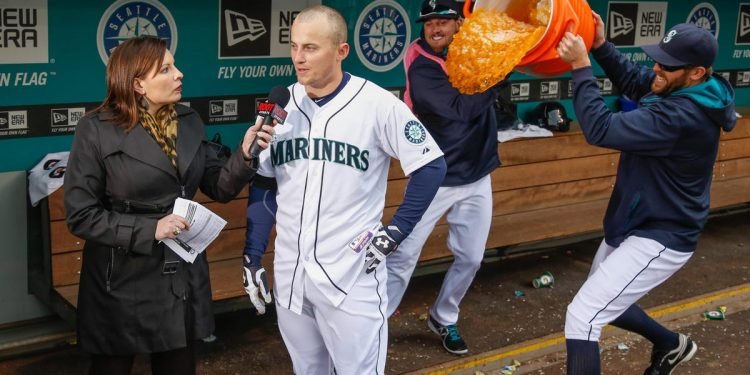 This Sports Broadcasting Veteran Shares Tips For ‘Talking Sporty At Work’