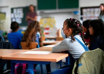 Girls Are Being Socialized To Count Themselves Out Of Politics Study Finds