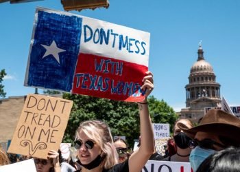 Texas abortion law: 6-week ban takes effect after Supreme Court inaction