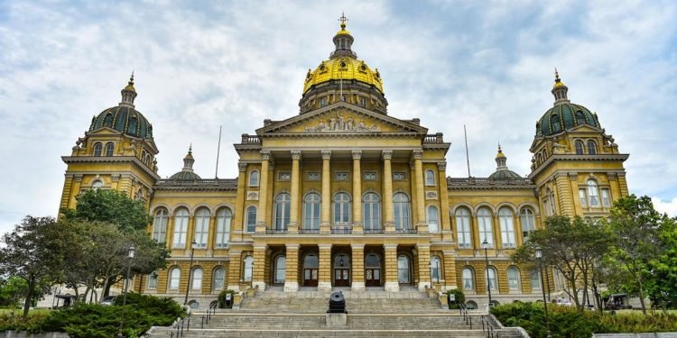 CAPITOL DIGEST – Quad City Times