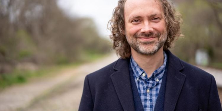 Athens Cultural Affairs Commission announces inaugural poet laureate | Arts & Culture