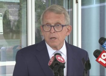 Gov. Mike DeWine tours Tri-C manufacturing technology center