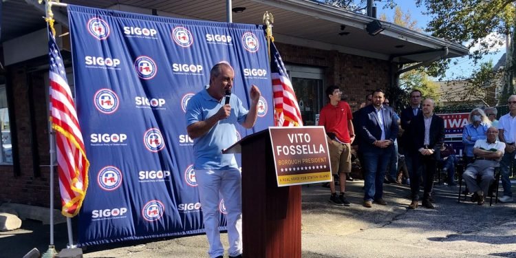 ‘We want this country back’: Vito Fossella’s campaign kickoff draws political allies, potential voters to New Dorp