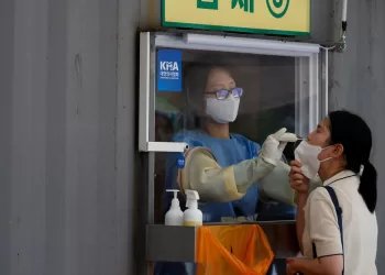 South Korean health workers drop strike plans after agreement