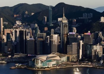 Politicians swear loyalty to Hong Kong, but face govt patriotic test