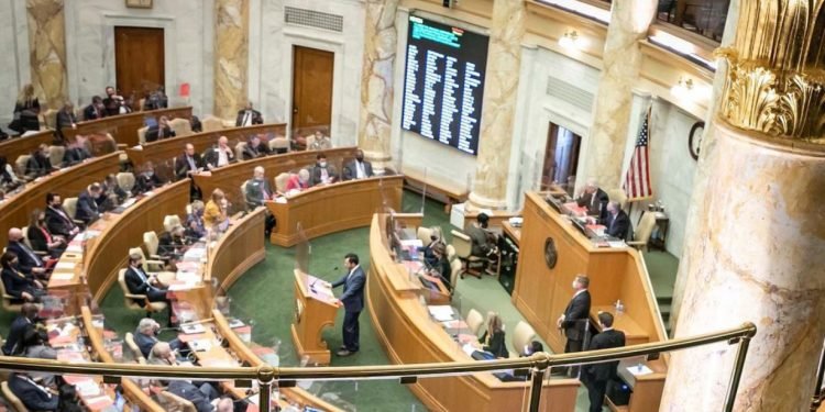 Poll: Arkansas legislature gets mixed reviews from voters