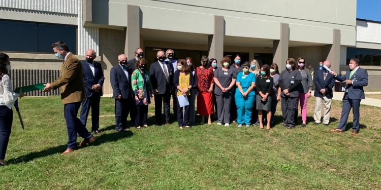 Mon Health cuts ribbon on new facility in the Fairmont Technology Park