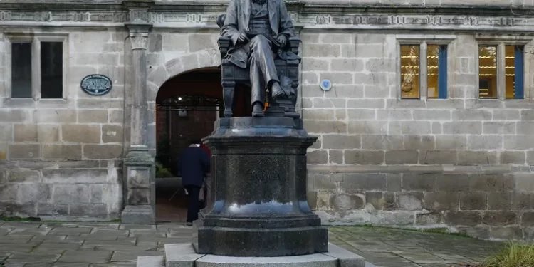 Scientists should counter the myth of biological race