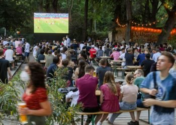 Euro zone business activity slowed in Sept, input costs hit over two-decade high