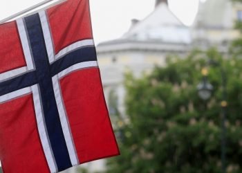 Norway business activity rises, bottlenecks emerge