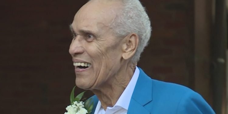 Hampton Roads sports legend and 6-time NFL Pro Bowler Roger Brown dies at 84