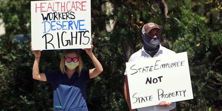 Why Won’t Some Health Care Workers Won’t Get The COVID-19 Vaccine? : NPR