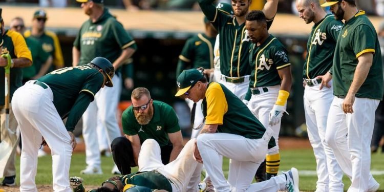Andrus Breaks Leg Scoring Winning Run for A’s, Goes on IL | Sports News