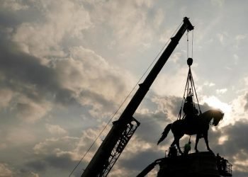 New Capsule Installed Within Pedestal Where Lee Statue Stood | Political News