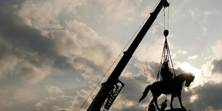 New Capsule Installed Within Pedestal Where Lee Statue Stood | Political News