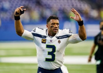 The Latest: Bears NT Goldman Held Out Again Against Bengals | Sports News