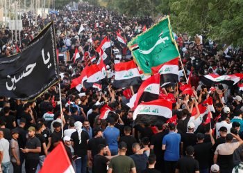 Rival Shia groups square off over Iraq leadership vacuum | Politics News