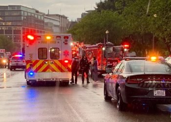 4 people in critical condition after apparent lightning strike across the street from White House