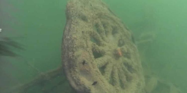 Madison team uses 3-D technology to find lake artifacts