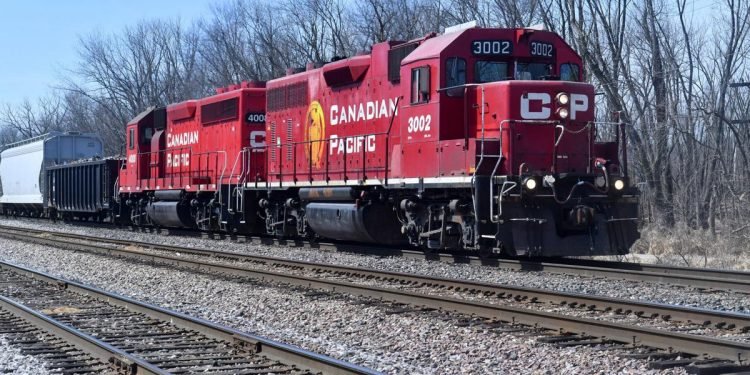 Davenport strikes deal with Canadian Pacific for up to $10M | Politics and elections