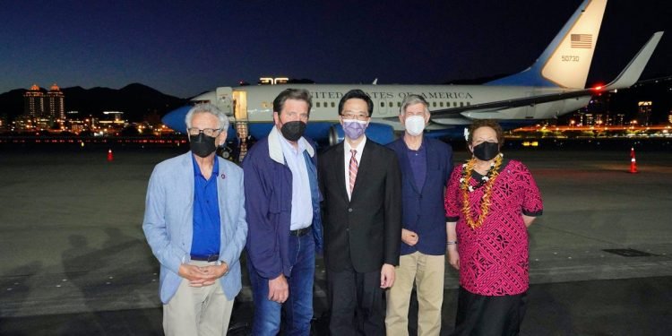 US Lawmakers Visit Taiwan, Less Than 2 Weeks After Pelosi’s Trip