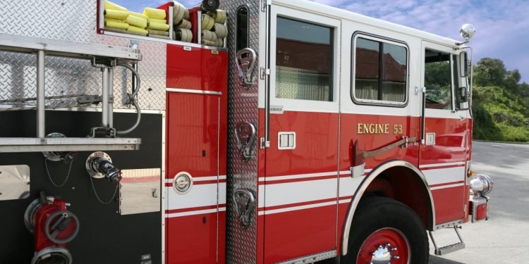 Brush Fire in Poway Prompts ‘Limited Evacuations,’ Road Closures in Business Park – NBC 7 San Diego