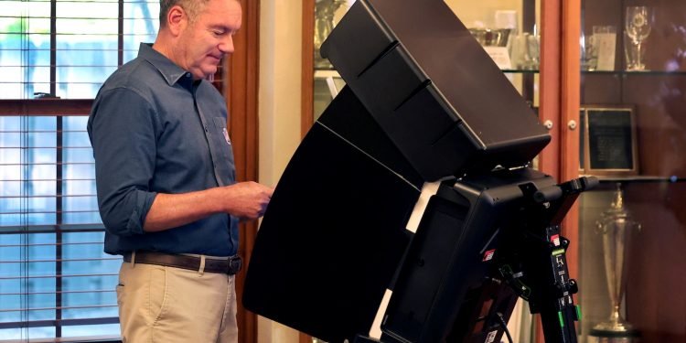 Primaries today: Updates from Wisconsin, Vermont, Minnesota, Connecticut – The Washington Post