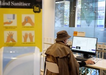 Australia Warned of Falling Behind in Technology Race