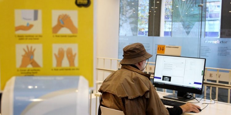 Australia Warned of Falling Behind in Technology Race