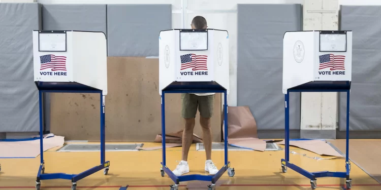 Has the political environment shifted? Alums of 2010, 2018 wave midterms urge caution.