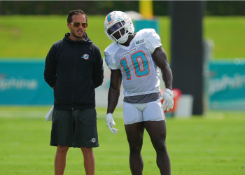 Mike McDaniel told Dolphins’ GM to ‘trade everything’ when he heard Tyreek Hill was available for trade