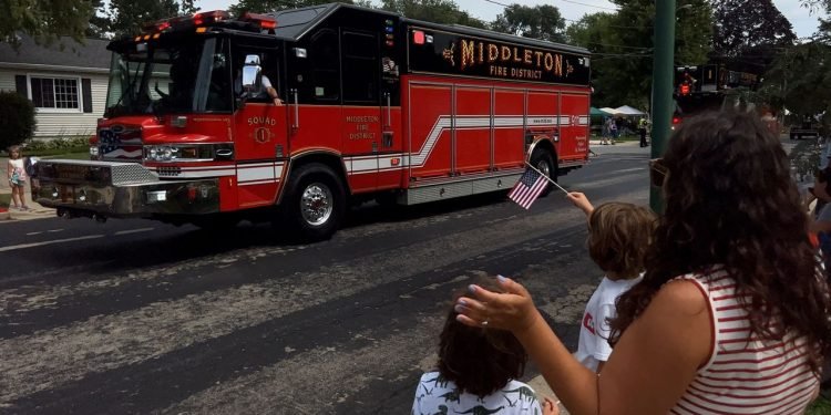 Community reacts to Middleton parade with no politicians