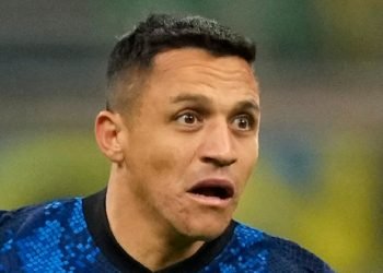 Alexis Sanchez: Former Man Utd and Arsenal forward terminates Inter Milan contract to become free agent | Transfer Centre News