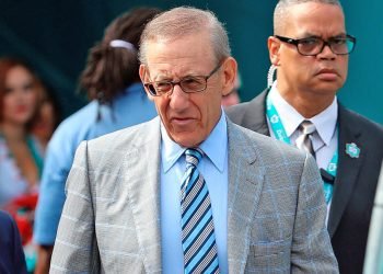NFL suspends Dolphins owner, strips team of 2023 first-rounder for Tom Brady, Sean Payton tampering