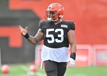 Browns Center Nick Harris Carted off Against Jaguars