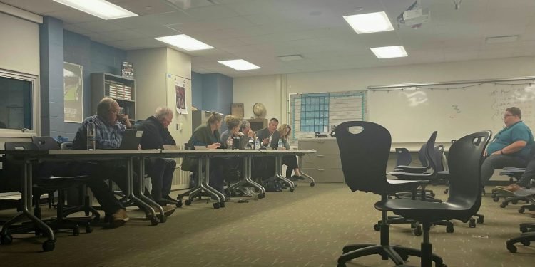 Meridian School Board approves $32,000 additional technology purchase