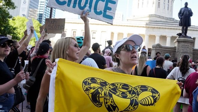 Abortion clinic closes, voter registration jumps