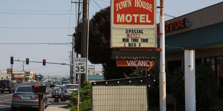 Sunnyside Council revokes Townhouse Motel’s business license because of safety, security issues | Lower Valley