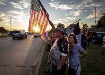Culture War Erupts in Texas Town Over Drag Bingo Event Hosted by Christian Church