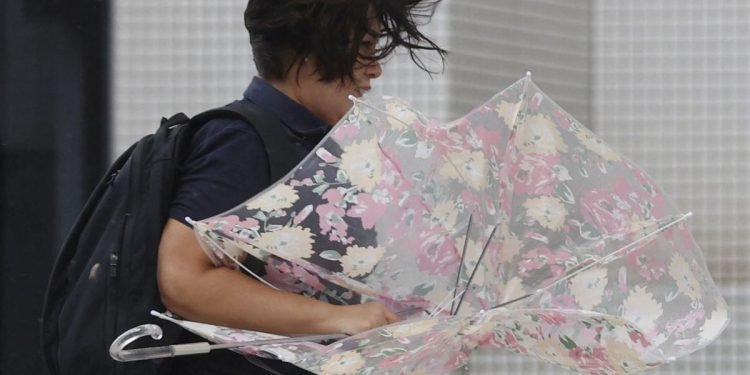 S.Korea braces for ‘very strong’ typhoon, businesses curb operations