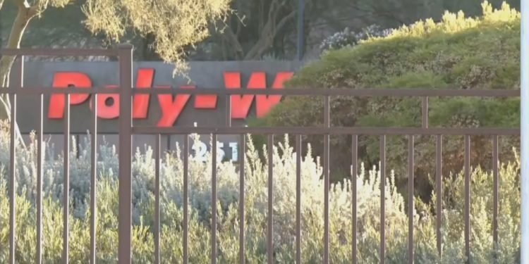 Neighbors say business making Henderson neighborhood smell