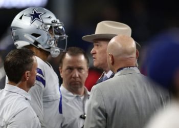 Bucs take care of business against Cowboys, who lose Dak Prescott late