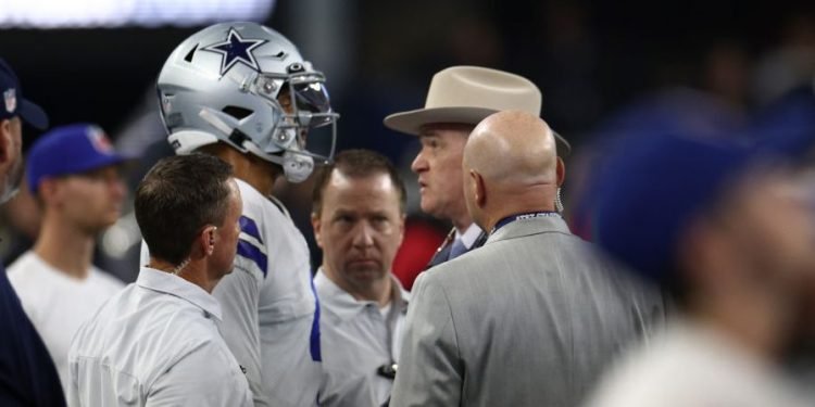 Bucs take care of business against Cowboys, who lose Dak Prescott late