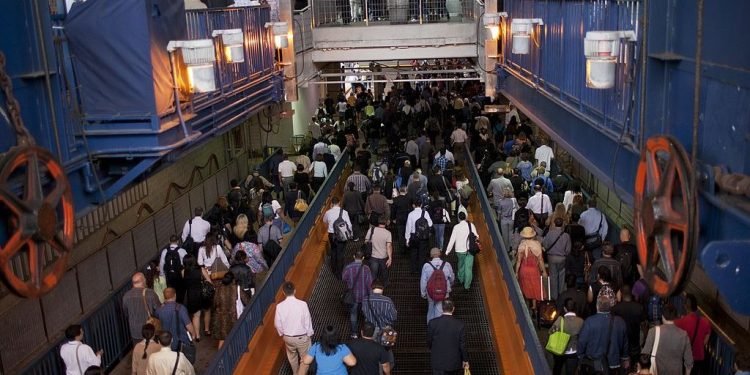 What We Know Now About the Business Impact of Hybrid Work