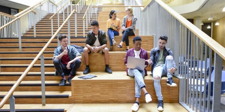 Support community-to-independent-college transfer (opinion)